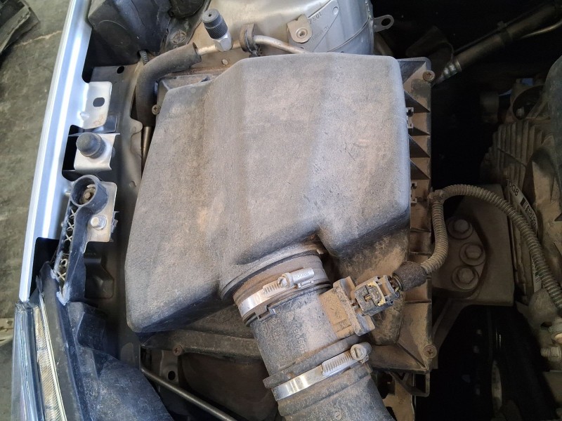 Recambio de carcasa filtro aire para opel astra j (p10) 1.7 cdti (68) referencia OEM IAM 13301777  