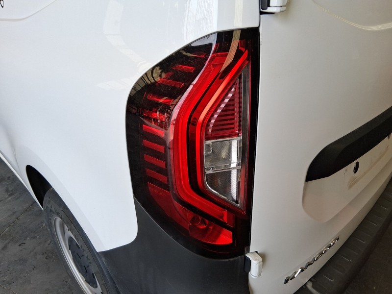 Recambio de piloto trasero izquierdo para renault kangoo iii furgoneta/monovolumen 1.5 blue dci 95 (fjab) referencia OEM IAM 265