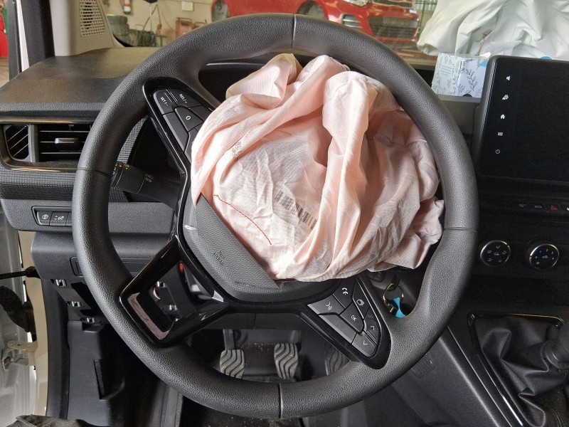 Recambio de volante para renault kangoo iii furgoneta/monovolumen 1.5 blue dci 95 (fjab) referencia OEM IAM 484004250R  
