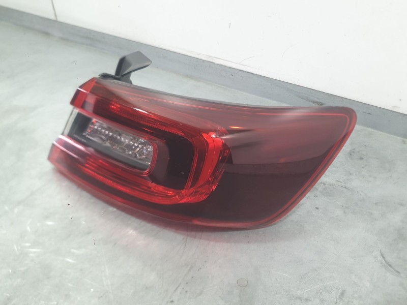 Recambio de piloto trasero derecho exterior para renault talisman (lp_) 1.6 dci 160 referencia OEM IAM 265501301R  