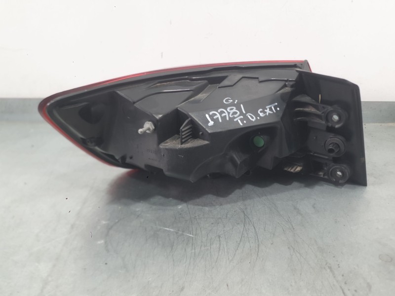 Recambio de piloto trasero derecho exterior para renault talisman (lp_) 1.6 dci 160 referencia OEM IAM 265501301R  