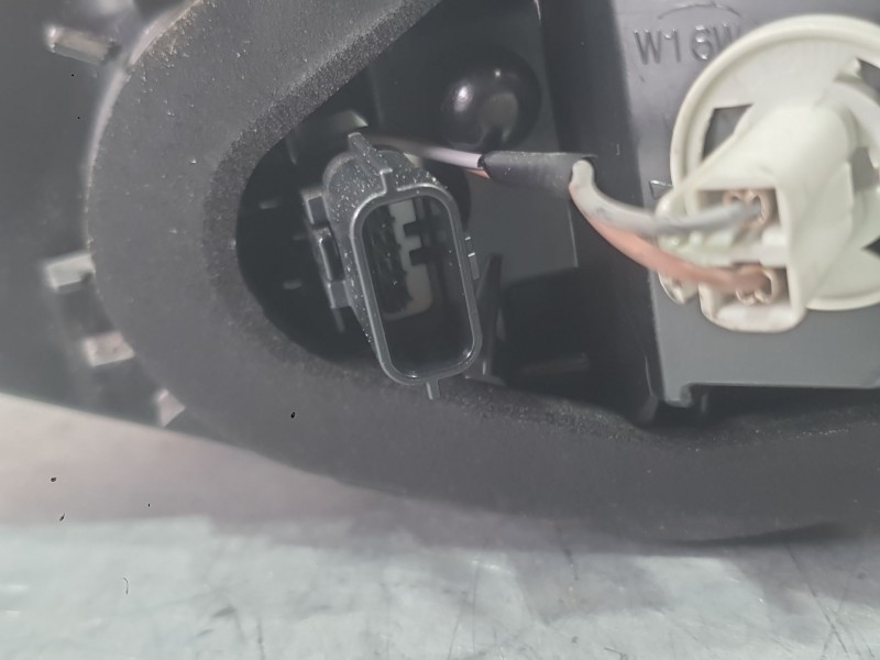 Recambio de piloto trasero izquierdo interior para renault talisman (lp_) 1.6 dci 160 referencia OEM IAM 265552154R  