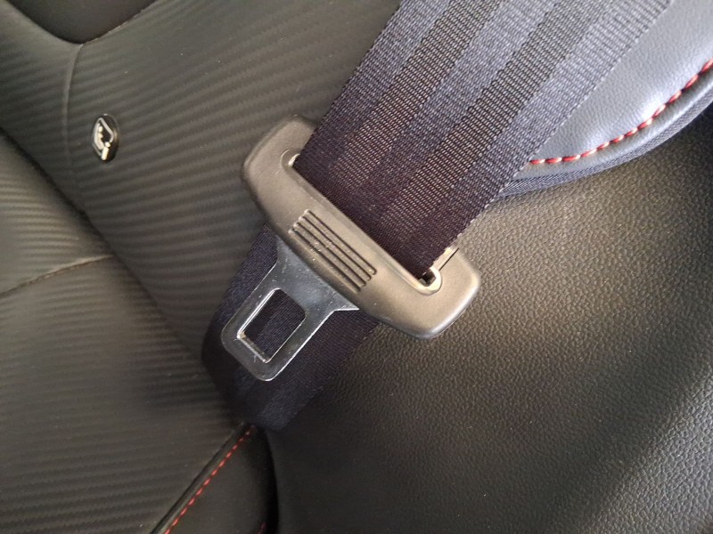 Recambio de cinturon seguridad trasero izquierdo para mg zs suv (azs1) 1.5 vti referencia OEM IAM 10254110  