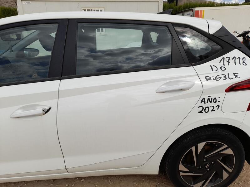 Recambio de puerta trasera izquierda para hyundai i20 iii (bc3, bi3) 1.0 t-gdi referencia OEM IAM 77003Q0000  