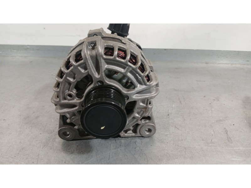 Recambio de alternador para dacia sandero iii 1.0 tce 90 referencia OEM IAM 231002175R  