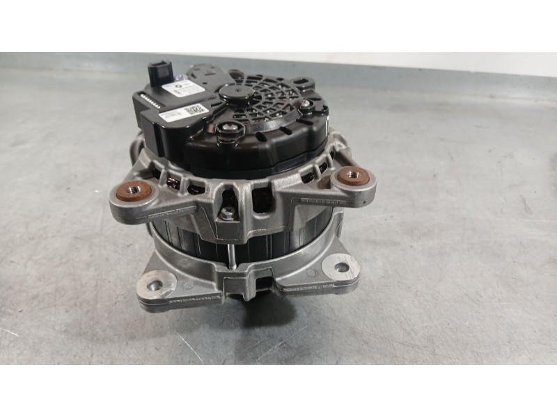 Recambio de alternador para dacia sandero iii 1.0 tce 90 referencia OEM IAM 231002175R  