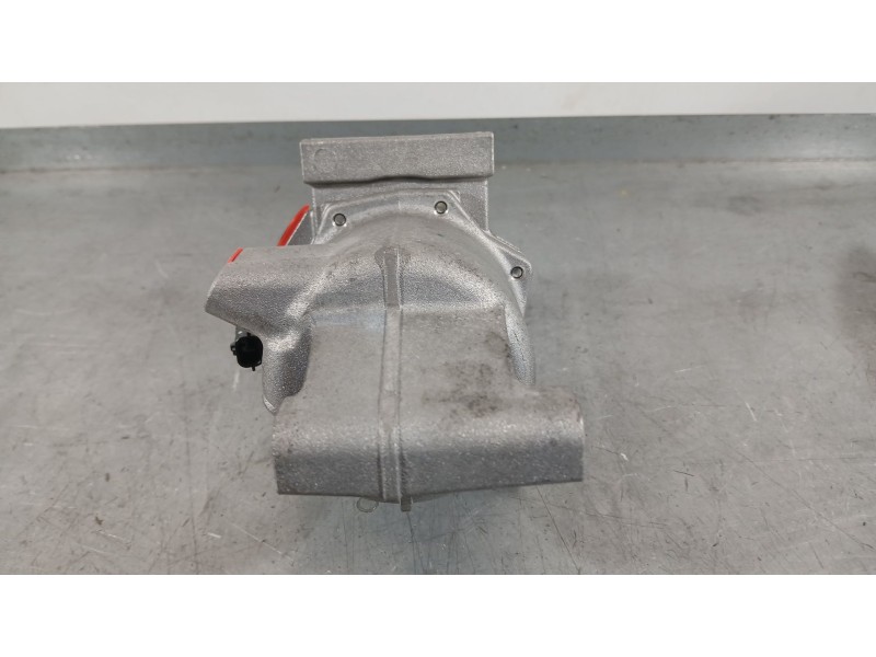 Recambio de compresor aire acondicionado para dacia sandero iii 1.0 tce 90 referencia OEM IAM 926008469R  