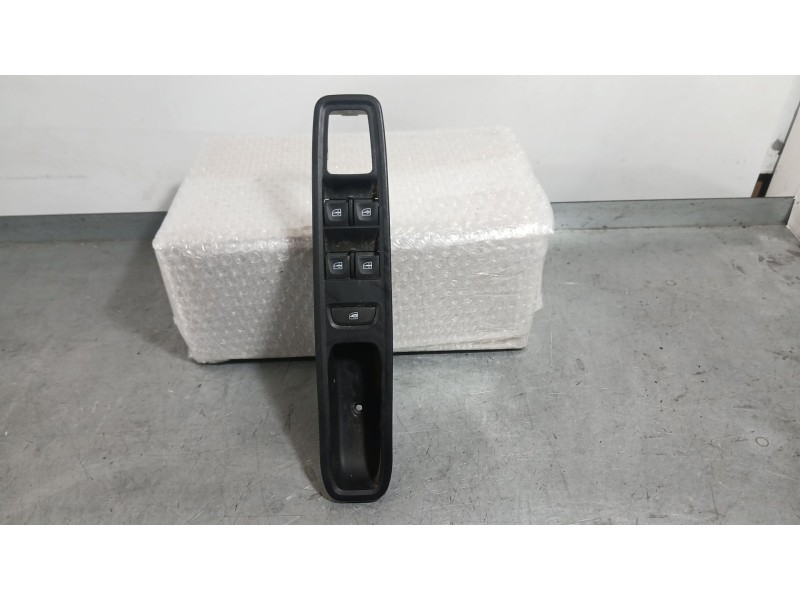 Recambio de mando elevalunas delantero izquierdo para dacia sandero iii 1.0 tce 90 referencia OEM IAM 254112588R  