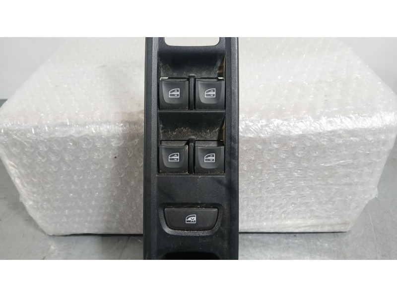 Recambio de mando elevalunas delantero izquierdo para dacia sandero iii 1.0 tce 90 referencia OEM IAM 254112588R  
