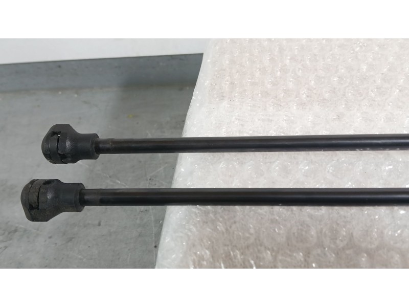 Recambio de amortiguadores maletero / porton para dacia sandero iii 1.0 tce 90 referencia OEM IAM 904529961R  