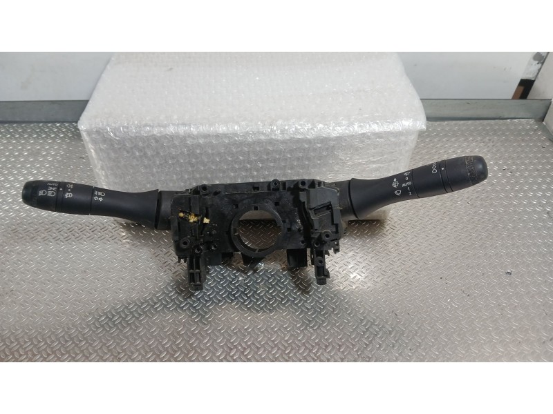 Recambio de mando luces y limpia para renault express furgoneta/monovolumen 1.5 blue dci 75 (f6aa) referencia OEM IAM 255676114R