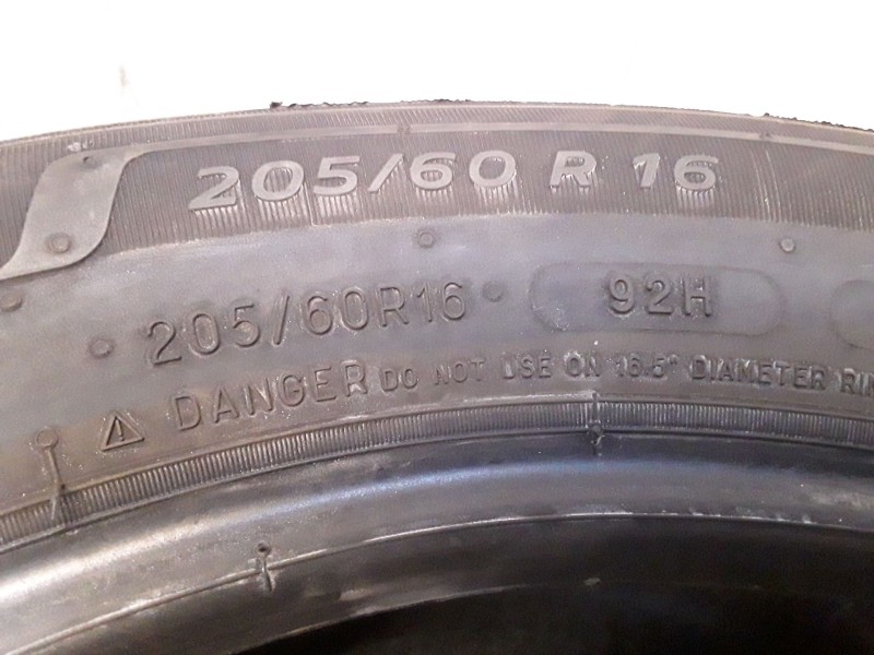 Recambio de neumatico pareja para neumaticos reutilizados - referencia OEM IAM 205601692H MICHELIN 20/60/16/92H