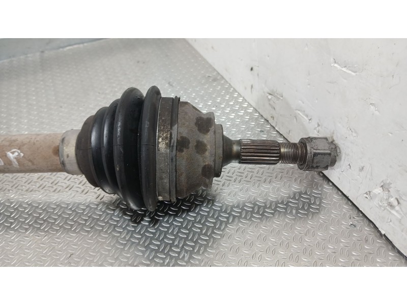 Recambio de transmision delantera derecha para citroën c4 cactus 1.6 hdi 90 referencia OEM IAM 9677477180 1611524180 