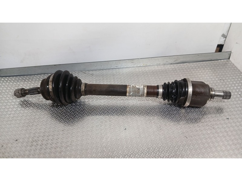 Recambio de transmision delantera izquierda para citroën c4 cactus 1.6 hdi 90 referencia OEM IAM 9677477080 1611524380 