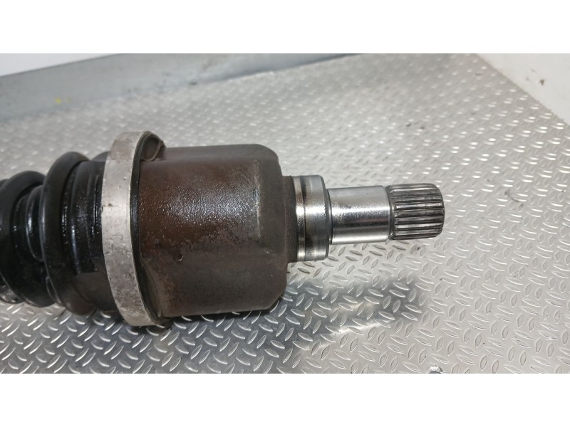 Recambio de transmision delantera izquierda para citroën c4 cactus 1.6 hdi 90 referencia OEM IAM 9677477080 1611524380 