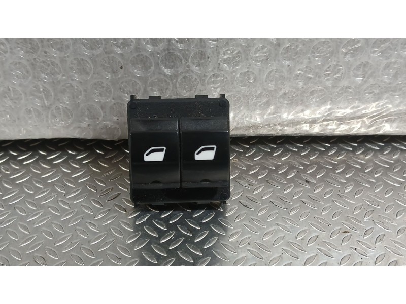 Recambio de mando elevalunas delantero izquierdo para citroën c4 cactus 1.6 hdi 90 referencia OEM IAM 98016298ZD  