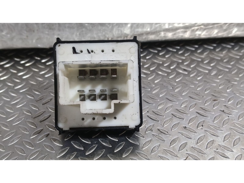 Recambio de mando elevalunas delantero izquierdo para citroën c4 cactus 1.6 hdi 90 referencia OEM IAM 98016298ZD  