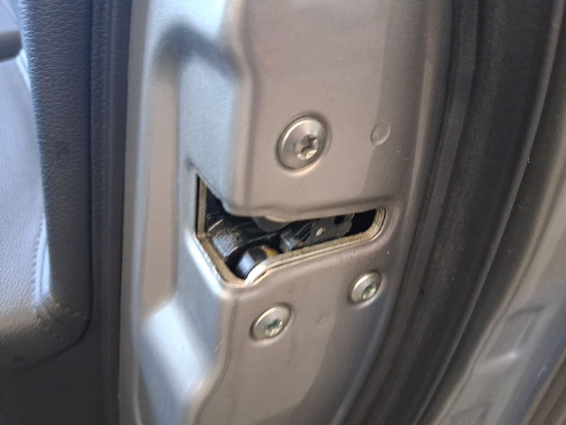 Recambio de cerradura puerta delantera derecha para kia sportage iii (sl) 1.6 gdi referencia OEM IAM 813203U000  
