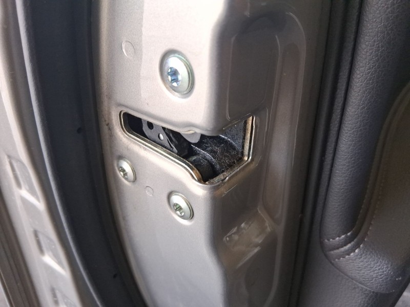 Recambio de cerradura puerta delantera izquierda para kia sportage iii (sl) 1.6 gdi referencia OEM IAM 813103U000  