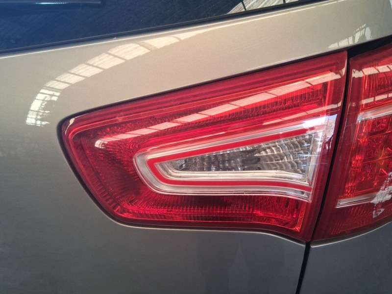 Recambio de piloto trasero derecho interior para kia sportage iii (sl) 1.6 gdi referencia OEM IAM 924063W010  