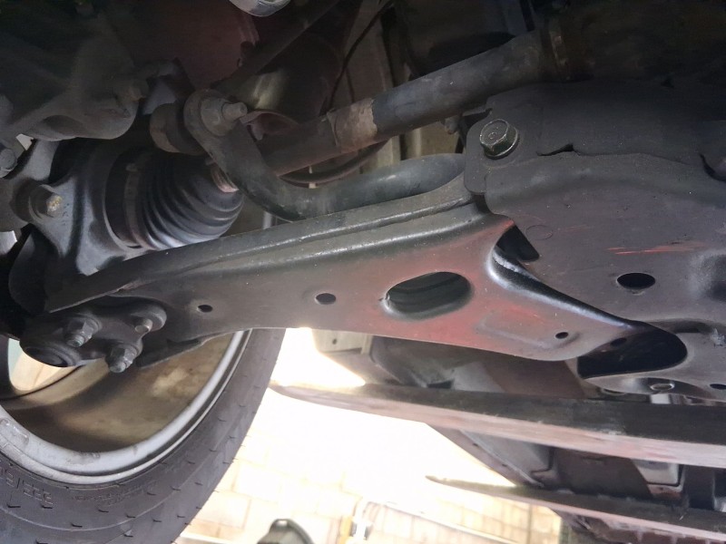 Recambio de brazo suspension inferior delantero derecho para kia sportage iii (sl) 1.6 gdi referencia OEM IAM 545013W102  