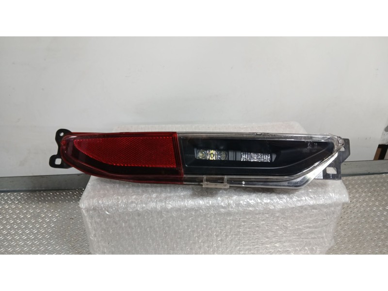 Recambio de piloto trasero izquierdo paragolpes para renault megane e-tech suv ev60 referencia OEM IAM 265802052R  