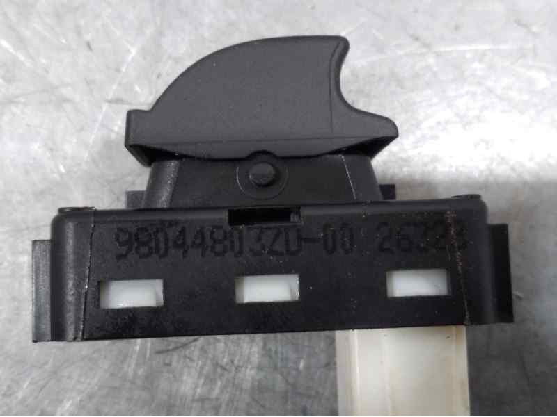 Recambio de mando elevalunas trasero izquierdo para peugeot 208 (p2) active pack referencia OEM IAM 980448032000  