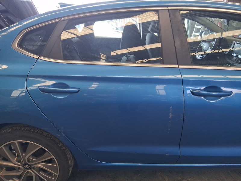 Recambio de puerta trasera derecha para hyundai i30 fastback (pde, pden) 1.0 t-gdi referencia OEM IAM 77004G4700 ROZADA 