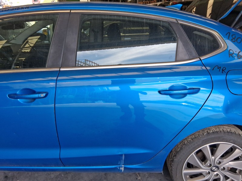 Recambio de puerta trasera izquierda para hyundai i30 fastback (pde, pden) 1.0 t-gdi referencia OEM IAM 77003G4700 TOCADA 