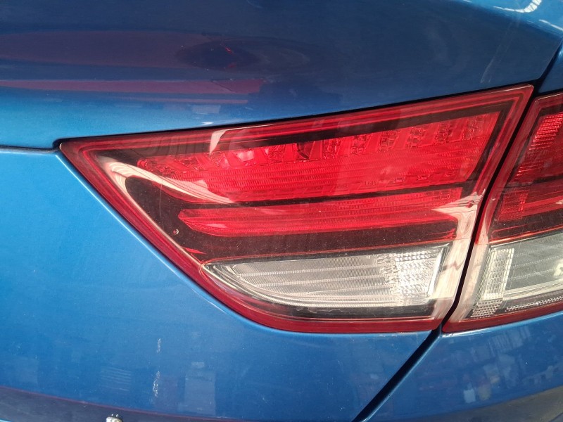 Recambio de piloto trasero derecho interior para hyundai i30 fastback (pde, pden) 1.0 t-gdi referencia OEM IAM 92404G4400  