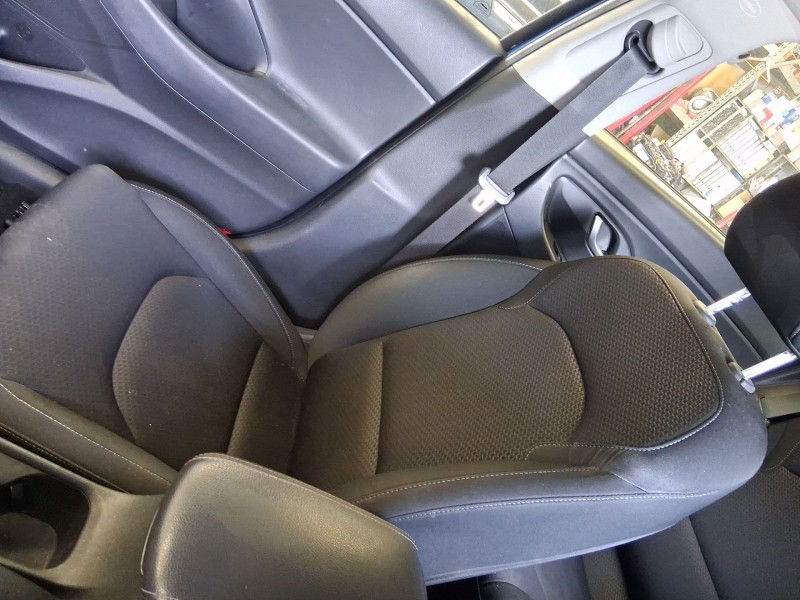 Recambio de asiento delantero derecho para hyundai i30 fastback (pde, pden) 1.0 t-gdi referencia OEM IAM   