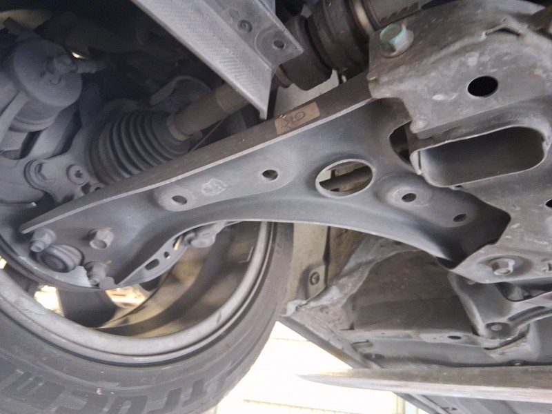 Recambio de brazo suspension inferior delantero derecho para hyundai i30 fastback (pde, pden) 1.0 t-gdi referencia OEM IAM 54501