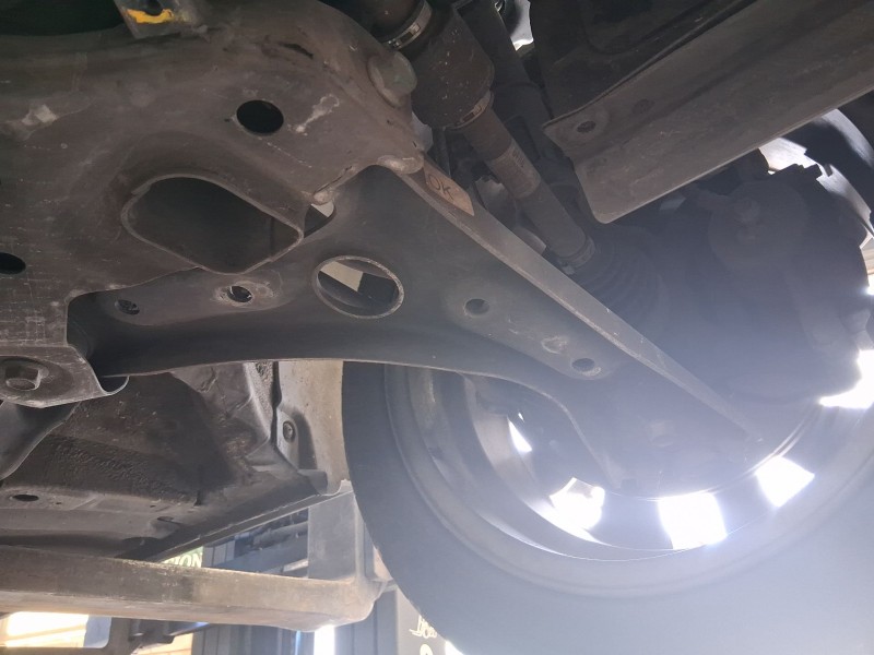 Recambio de brazo suspension inferior delantero izquierdo para hyundai i30 fastback (pde, pden) 1.0 t-gdi referencia OEM IAM 545