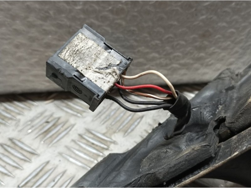 Recambio de retrovisor derecho para audi a4 berlina (b5) 1.8 referencia OEM IAM   ELECTRICO 5 CABLES