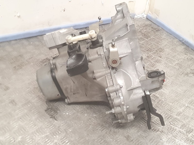 Recambio de caja cambios para peugeot 208 i (ca_, cc_) 1.2 vti 82 referencia OEM IAM 20A703 9810688480 