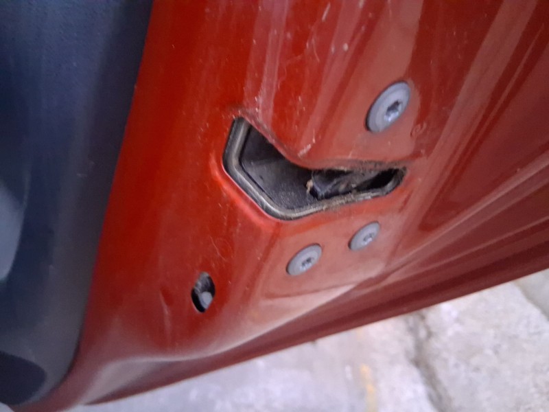 Recambio de cerradura puerta trasera derecha para toyota aygo x (_b7_) 1.0 vvt-i (kgb70) referencia OEM IAM 69050K0040  