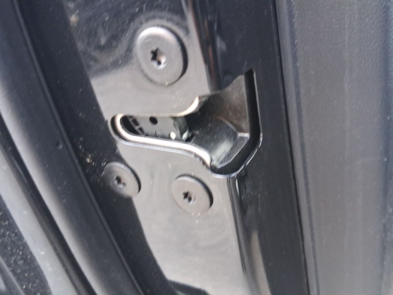 Recambio de cerradura puerta delantera izquierda para mg zs suv (azs1) 1.5 vti referencia OEM IAM 10640587  
