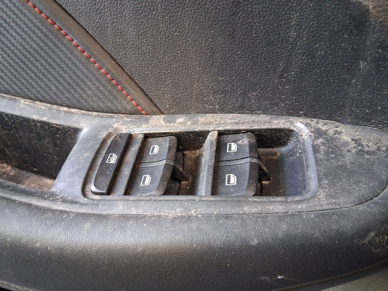 Recambio de mando elevalunas delantero izquierdo para mg zs suv (azs1) 1.5 vti referencia OEM IAM 10470985  