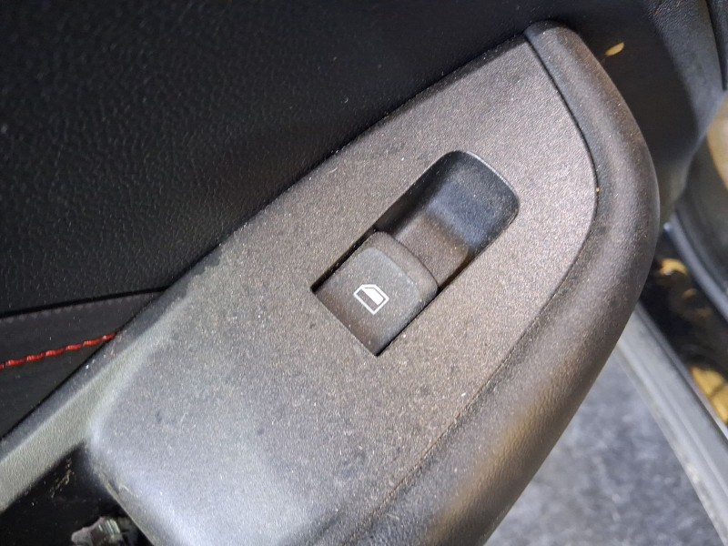Recambio de mando elevalunas trasero izquierdo para mg zs suv (azs1) 1.5 vti referencia OEM IAM 10470989  