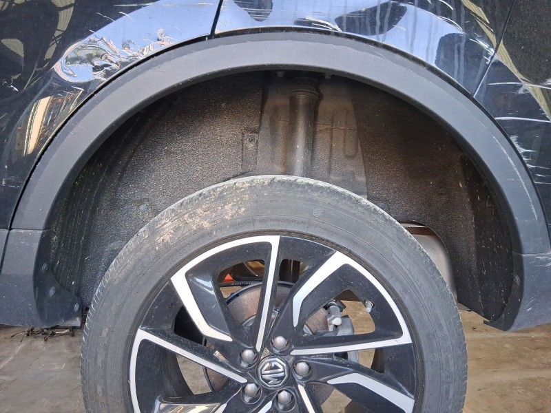 Recambio de plastico pase rueda tras. izq. para mg zs suv (azs1) 1.5 vti referencia OEM IAM 11115348  