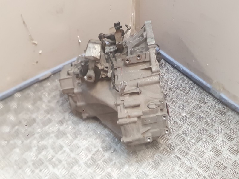 Recambio de caja cambios para toyota auris (_e15_) 1.4 (zze150_) referencia OEM IAM 0433112710  