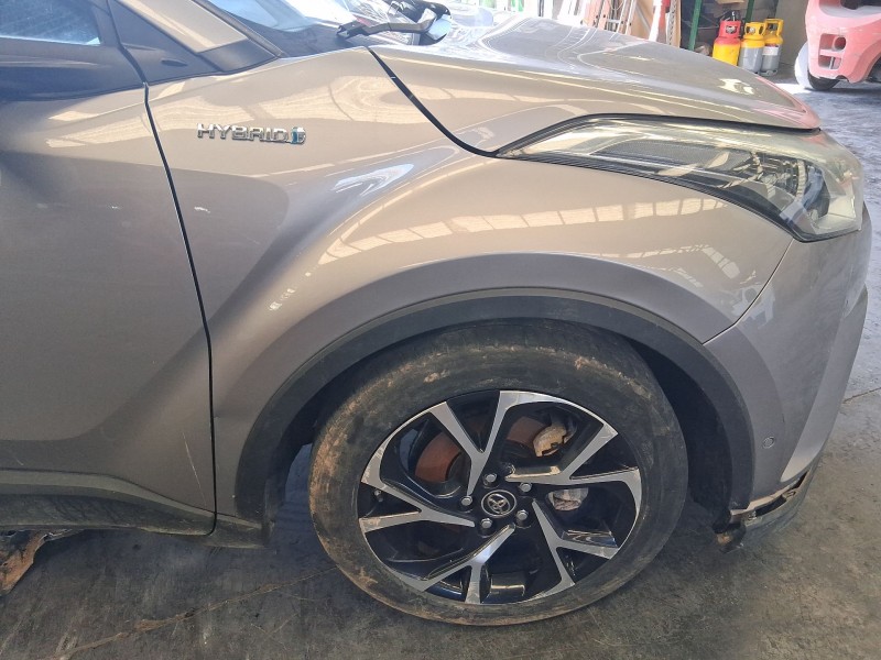 Recambio de aleta delantera derecha para toyota c-hr (_x1_) 1.8 hybrid (zyx10_, zyx11_) referencia OEM IAM 53801F4010 TOCADA 