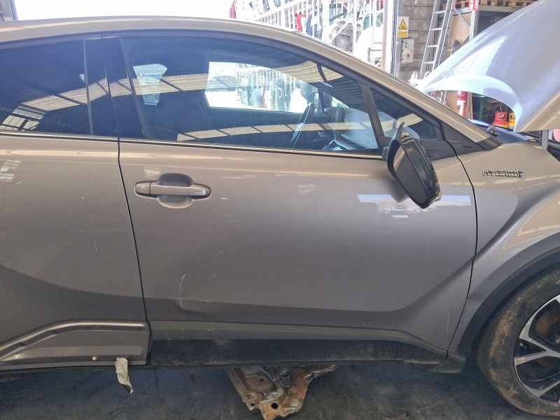 Recambio de puerta delantera derecha para toyota c-hr (_x1_) 1.8 hybrid (zyx10_, zyx11_) referencia OEM IAM 67001F4010 TOCADA 
