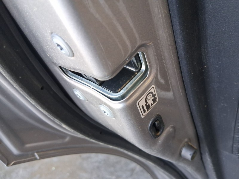 Recambio de cerradura puerta trasera izquierda para toyota c-hr (_x1_) 1.8 hybrid (zyx10_, zyx11_) referencia OEM IAM 69060F4010