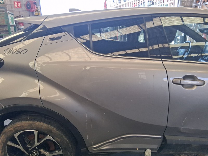 Recambio de puerta trasera derecha para toyota c-hr (_x1_) 1.8 hybrid (zyx10_, zyx11_) referencia OEM IAM 67003F4010 TOCADA 