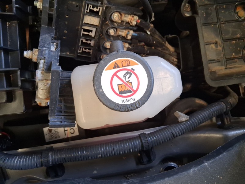 Recambio de deposito expansion para toyota c-hr (_x1_) 1.8 hybrid (zyx10_, zyx11_) referencia OEM IAM G91H0F4011 164A20T021 CIRC
