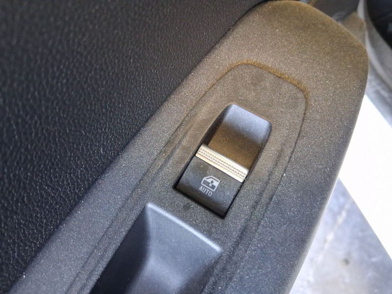 Recambio de mando elevalunas trasero izquierdo para renault captur ii (hf_) 1.0 tce 90 eco-g (hfm6) referencia OEM IAM 254218388