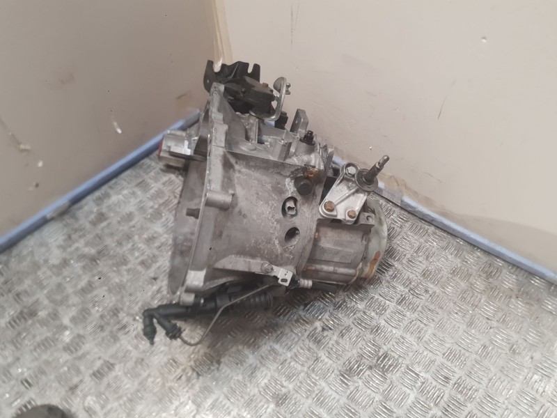 Recambio de caja cambios para lancia thesis (841_) 2.4 jtd (841axd1b02) referencia OEM IAM 20DP33 3365111A 5 Velocidades