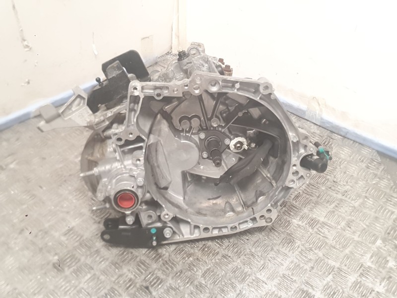 Recambio de caja cambios para opel corsa f (p2jo) 1.2 (68) referencia OEM IAM 20V257 6 VELOCIDADES 