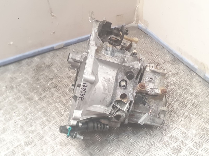 Recambio de caja cambios para opel corsa f (p2jo) 1.2 (68) referencia OEM IAM 20V257 6 VELOCIDADES 